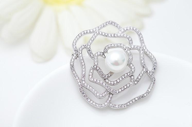 Pearl Amity Brooch