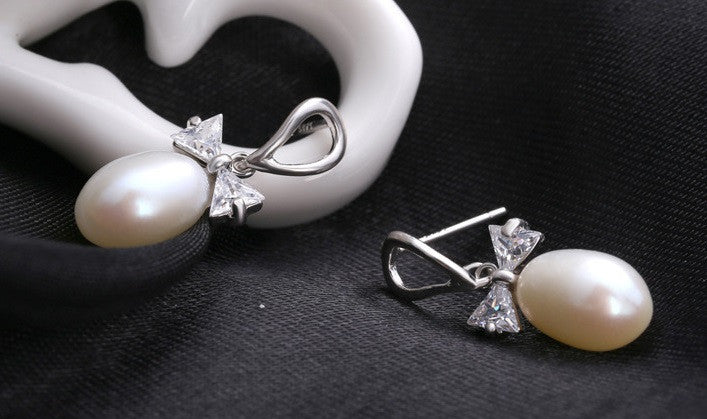 Bowmance Pearl Earrings