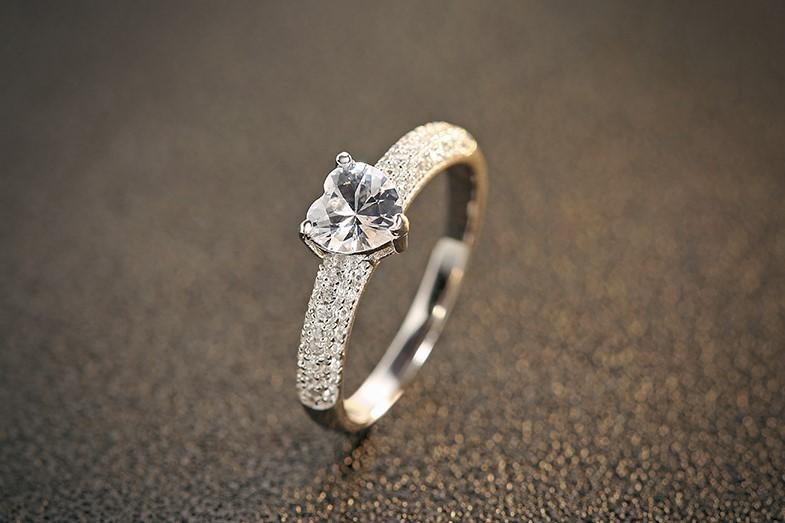 Brillante Corazon Ring