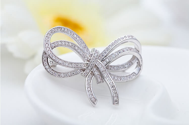 Endearing Love Knot Brooch