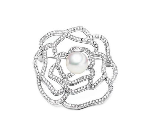 Pearl Amity Brooch