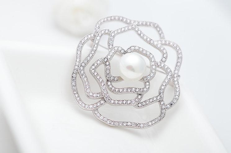 Pearl Amity Brooch