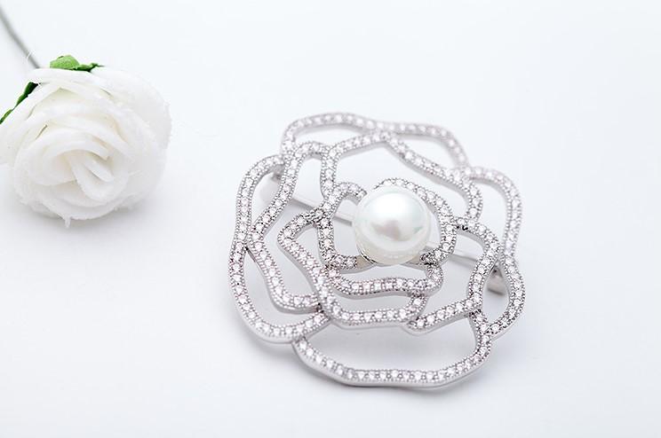 Pearl Amity Brooch