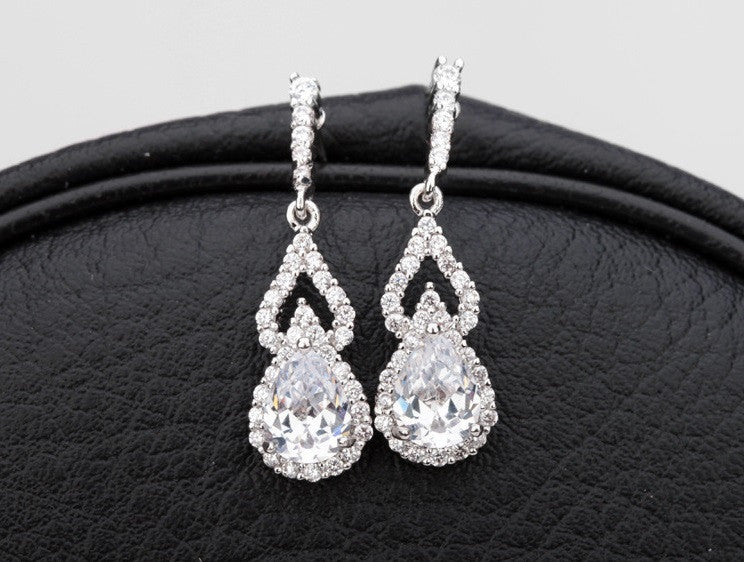 Lorraine Teardrop Dangle Earrings - VivereRosse