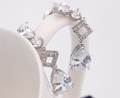 Splendid Dangle Earrings