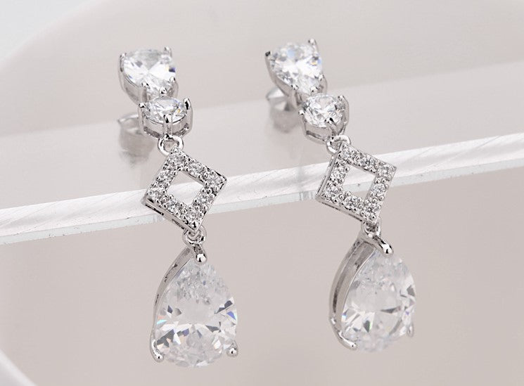 Splendid Dangle Earrings