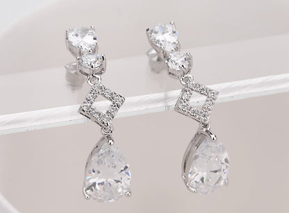 Splendid Dangle Earrings
