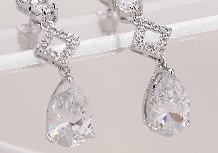 Splendid Dangle Earrings