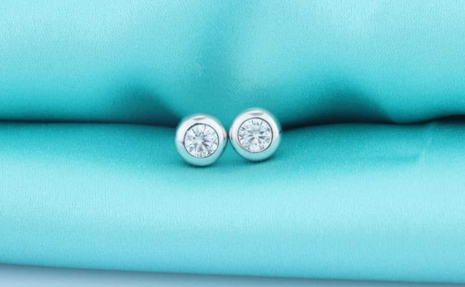 Bedazzling Stud Earrings - VivereRosse