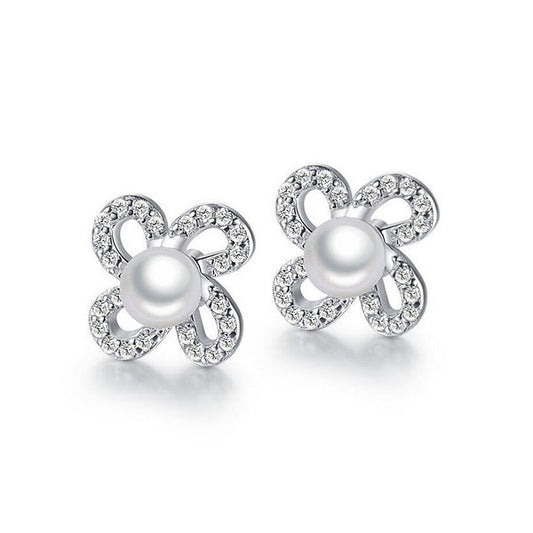 Flawless Pearl Stud Earrings - VivereRosse