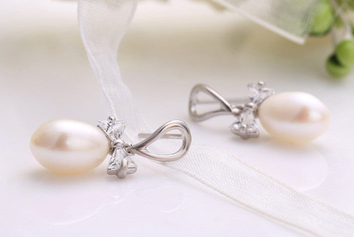 Bowmance Pearl Earrings - VivereRosse