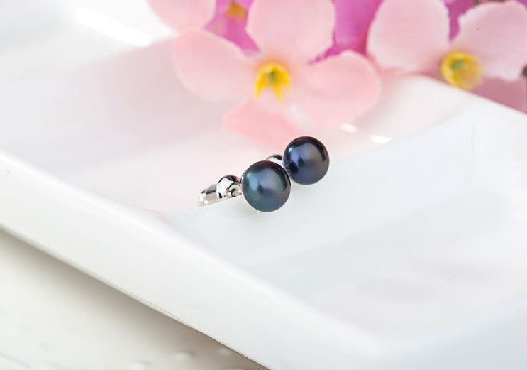 Basic Pearl Stud Earrings - VivereRosse