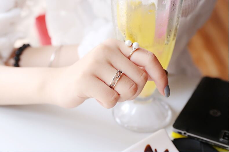 Ritzy Ripple Ring