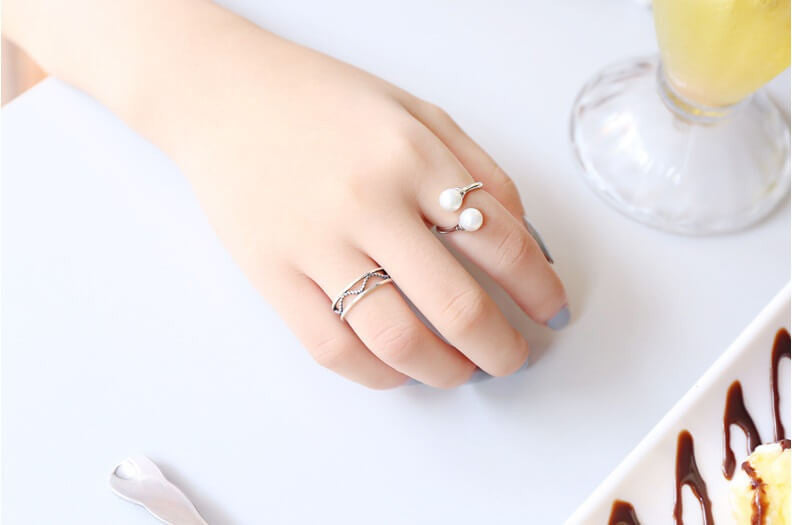 Ritzy Ripple Ring