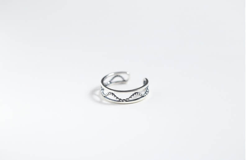 Ritzy Ripple Ring