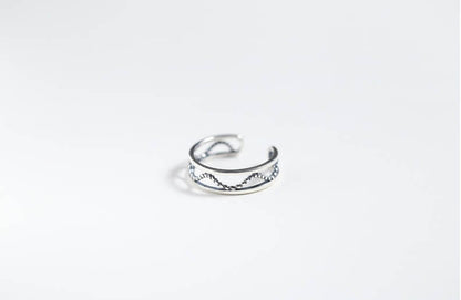 Ritzy Ripple Ring